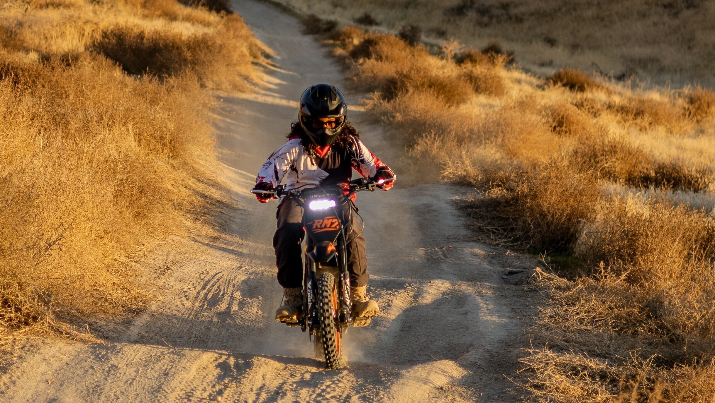 Electric Dirt Bike Range Explained: How Far Can You Really Ride?