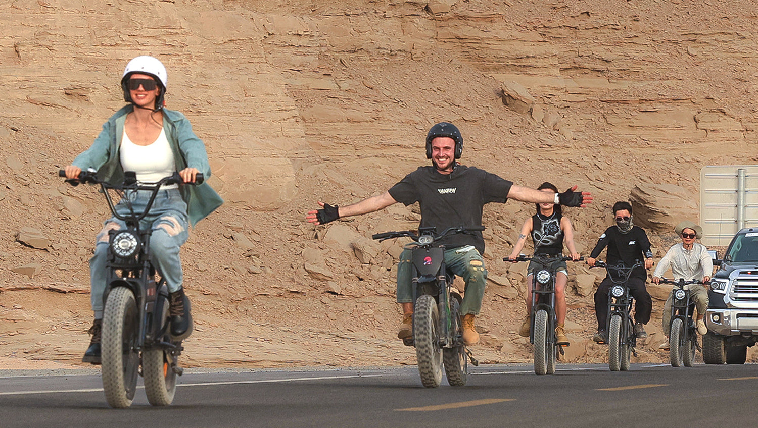 Solo Riding vs. Group Riding: Which One Fits You Better?